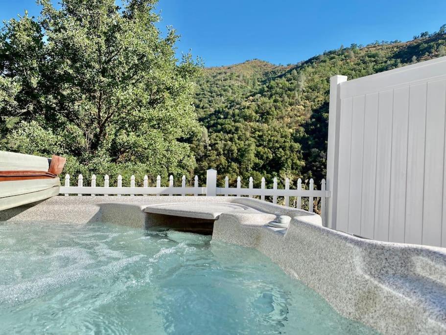 Eagle Nest River Views Hot Tub Games Sleeps 6 Ahwahnee Exterior photo